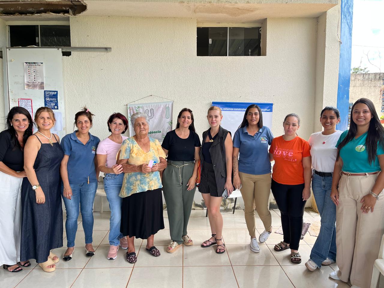 SECRETARIA DE DESENVOLVIMENTO SOCIAL REALIZA AÇÃO ESPECIAL EM HOMENAGEM AO DIA DAS MULHERES